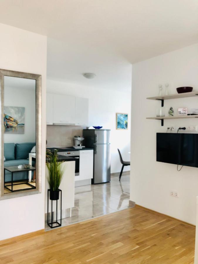 Villa Dani Sea & Pool Apartments Trogir Bagian luar foto