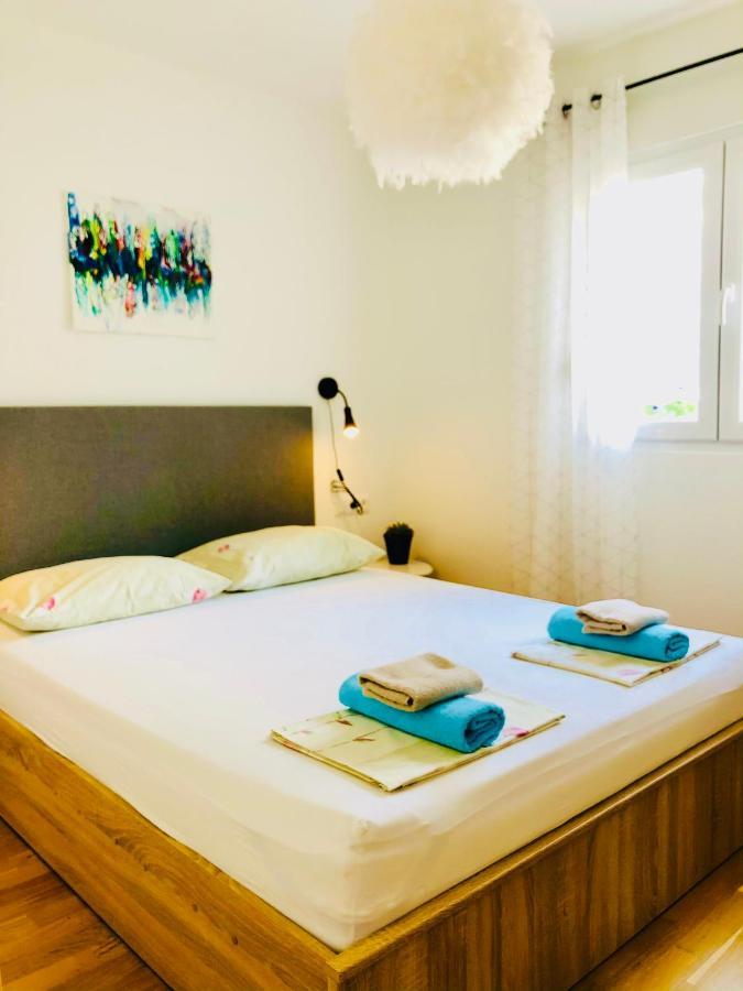 Villa Dani Sea & Pool Apartments Trogir Bagian luar foto