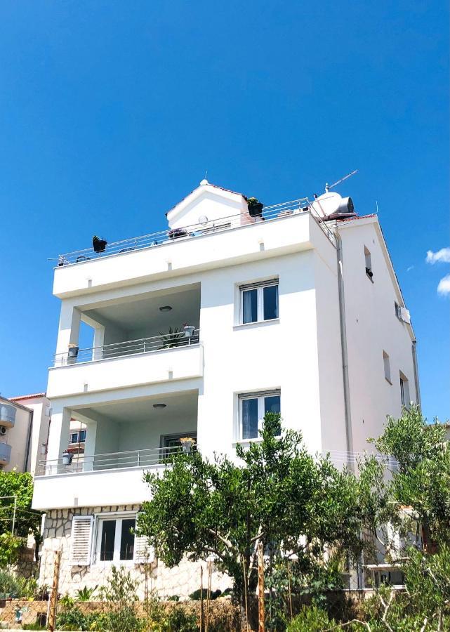 Villa Dani Sea & Pool Apartments Trogir Bagian luar foto