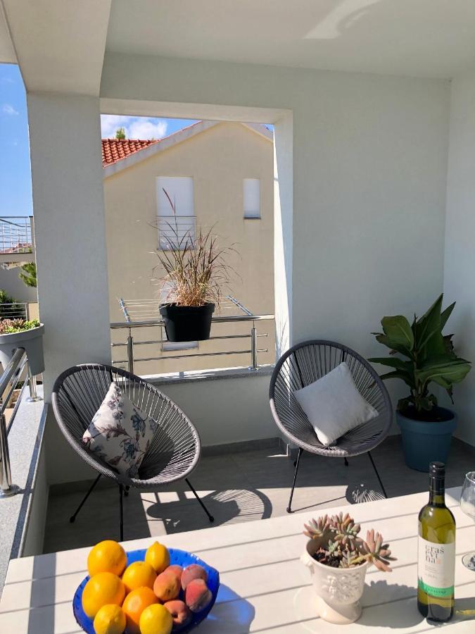 Villa Dani Sea & Pool Apartments Trogir Bagian luar foto